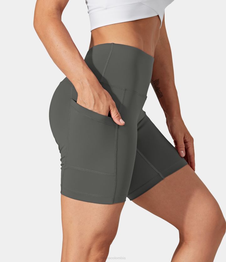 ropa activa gris jade oscuro BBV2NZ1419 mujer Halara shorts biker lisos con bolsillo lateral y talle alto de 7''