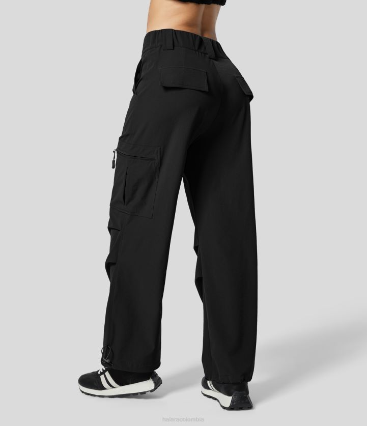 ropa activa negro BBV2NZ31 mujer Halara Joggers cargo informales con cordón ajustable y múltiples bolsillos con cremallera y botones de talle medio